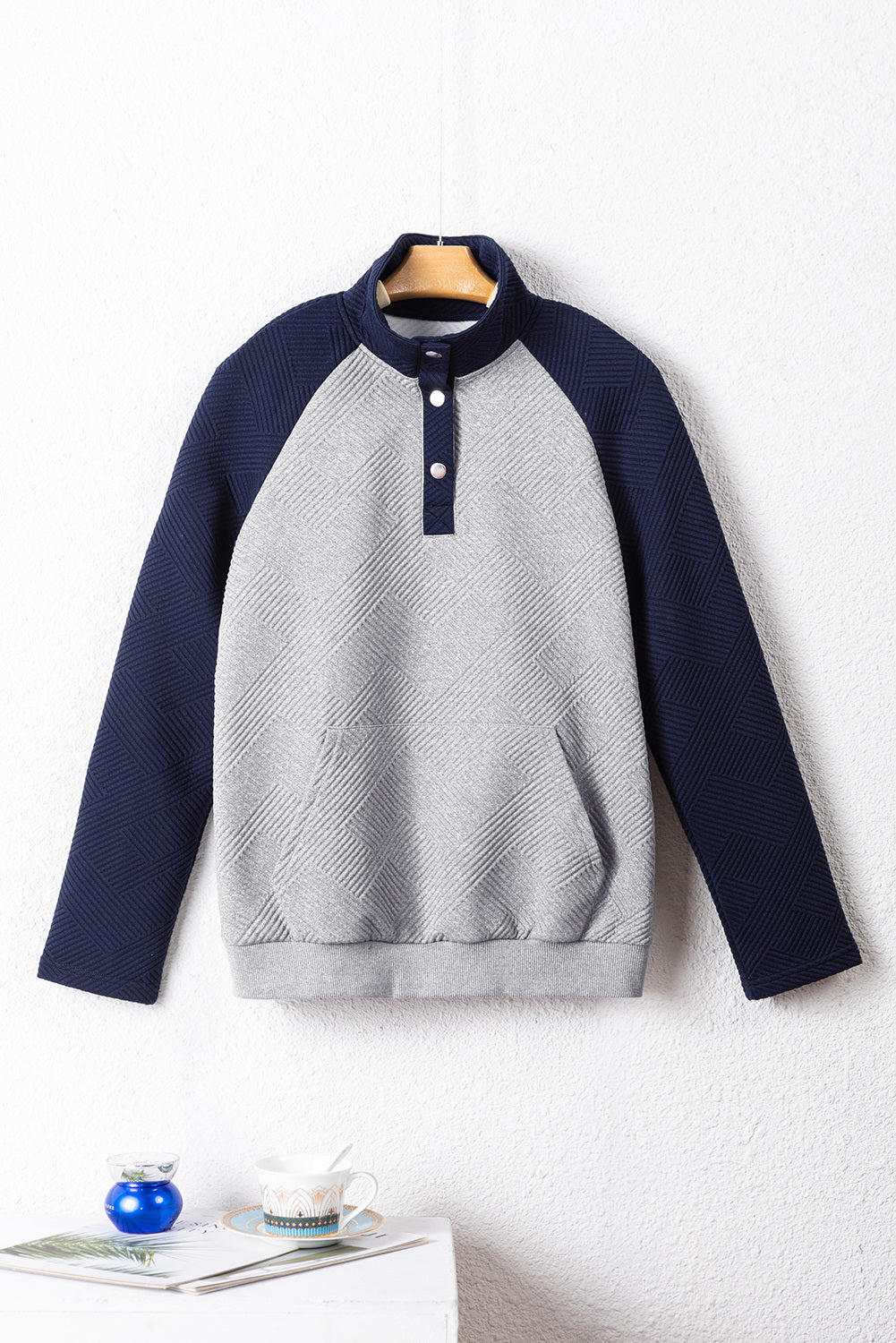 Textured Contrast Splicing Raglan Sleeve Top