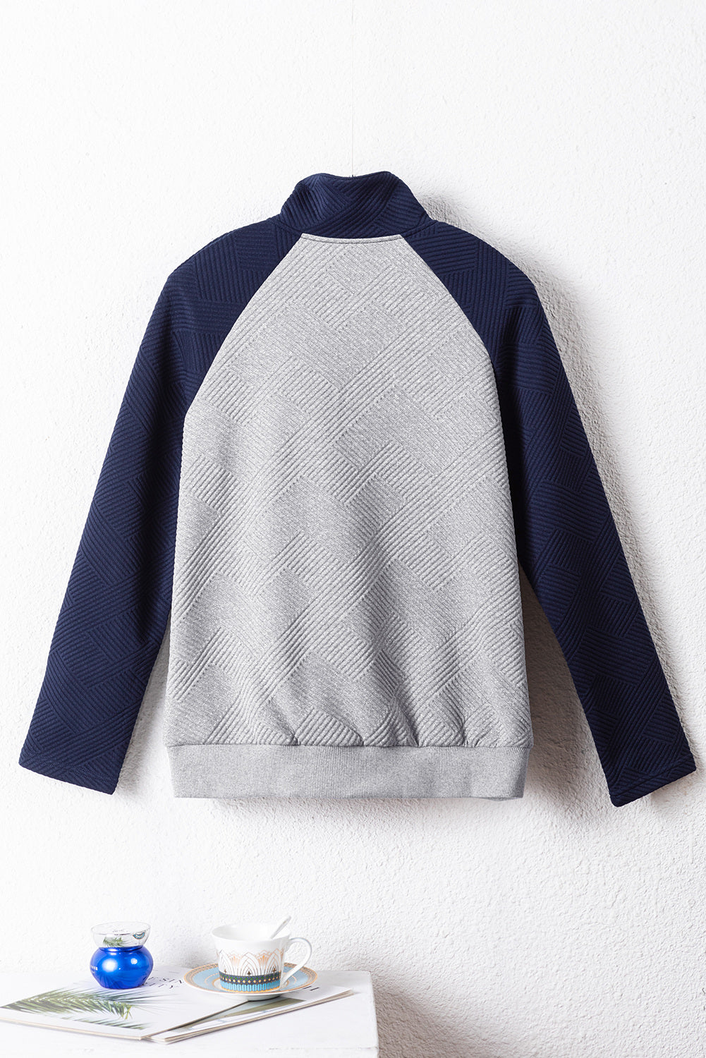 Textured Contrast Splicing Raglan Sleeve Top